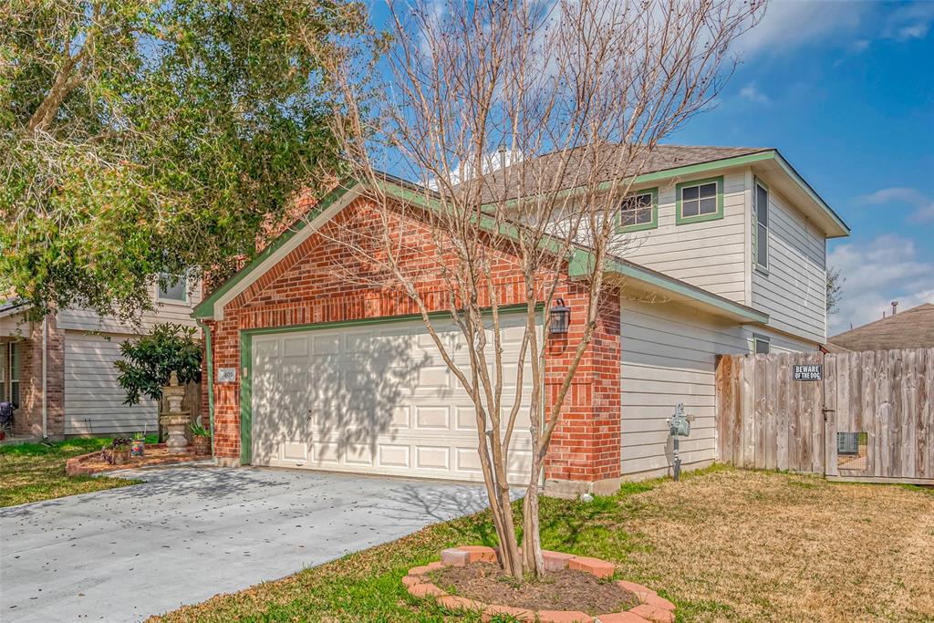 403 Crosby Village Drive, Crosby, Texas image 3