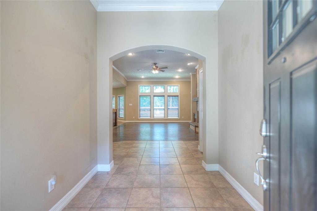 376 Rolling Hills Drive, Conroe, Texas image 6