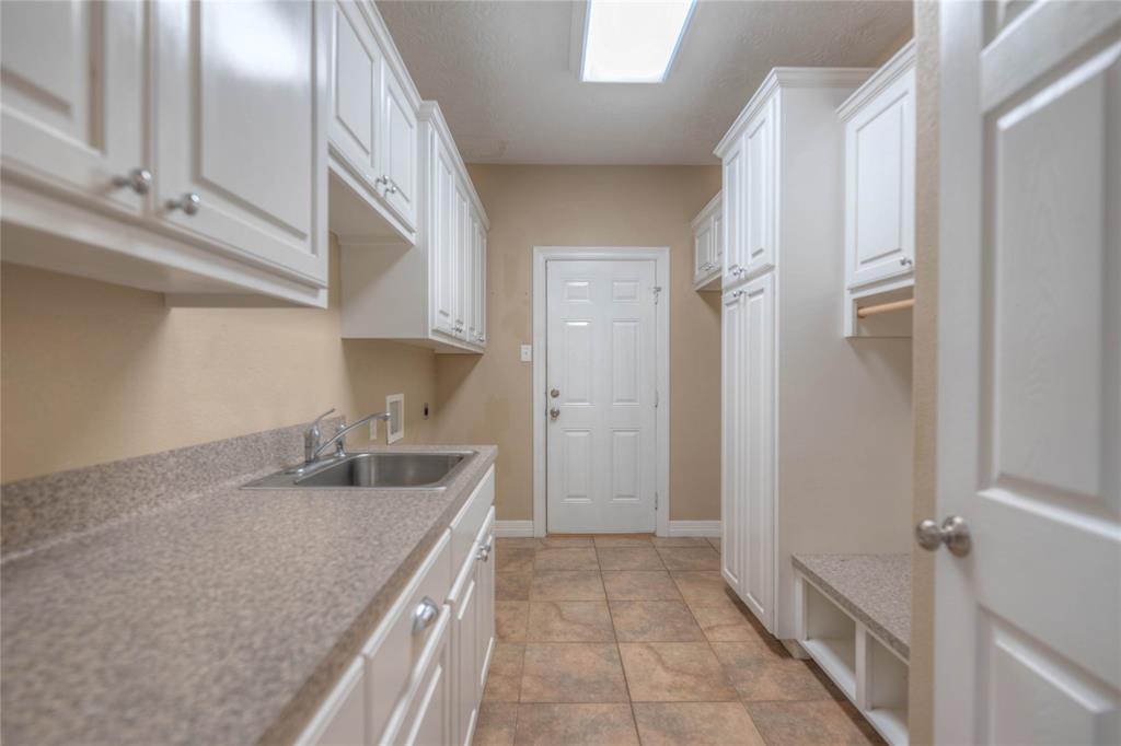 376 Rolling Hills Drive, Conroe, Texas image 33