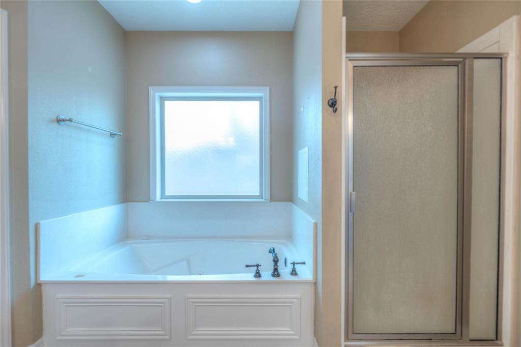 376 Rolling Hills Drive, Conroe, Texas image 25