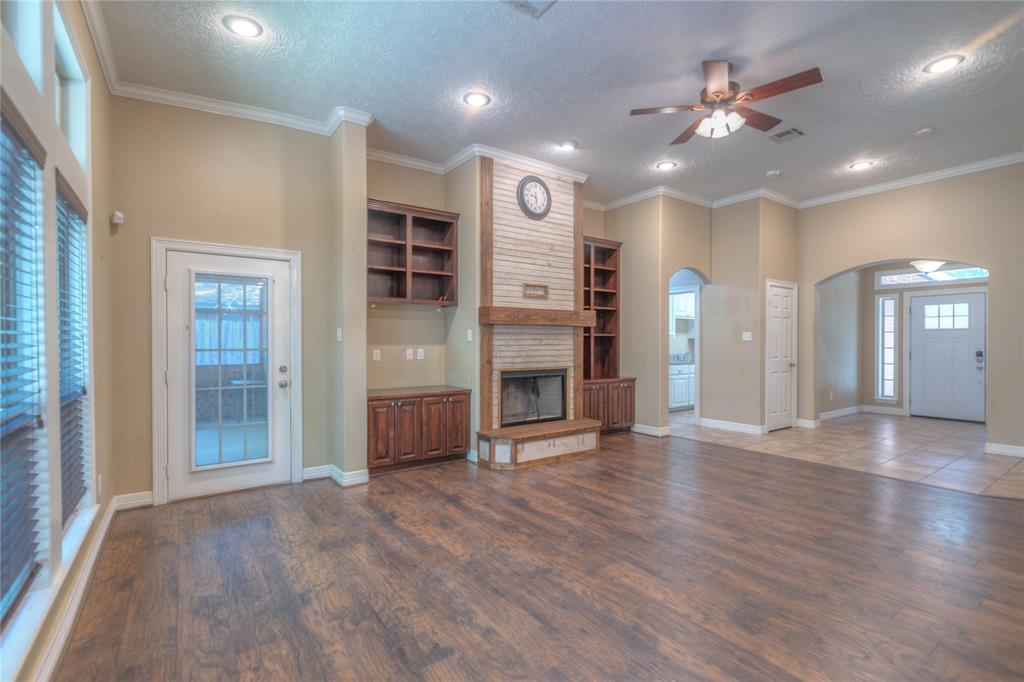 376 Rolling Hills Drive, Conroe, Texas image 13
