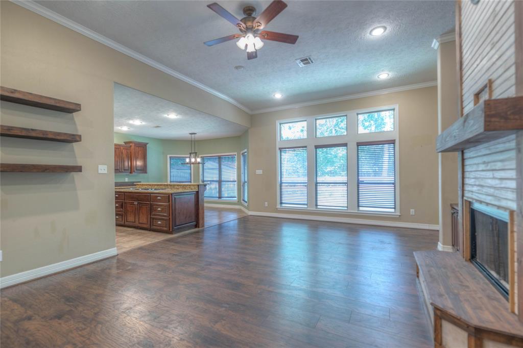 376 Rolling Hills Drive, Conroe, Texas image 10