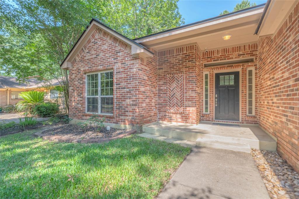 376 Rolling Hills Drive, Conroe, Texas image 5