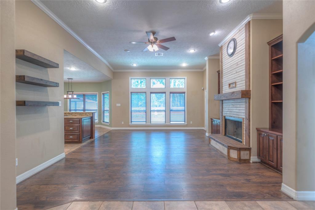 376 Rolling Hills Drive, Conroe, Texas image 8