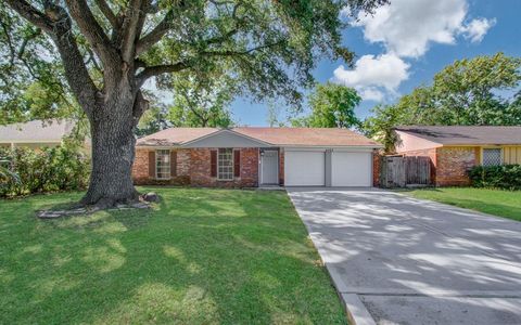 Single Family Residence in Houston TX 4323 Trafalgar Drive.jpg