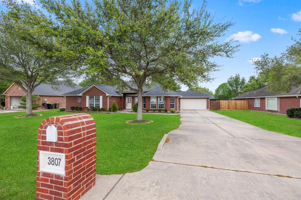 3807 Doveswood Circle