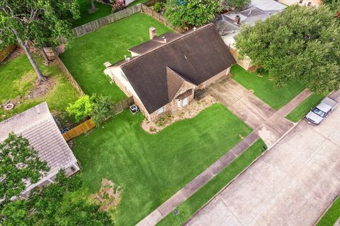 Photo of 1804 Sleepy Creek Way, Pearland, TX 77581 (MLS # 49614725) Photo of 1804 Sleepy Creek Way, Pearland, TX 77581 (MLS # 49614725)
