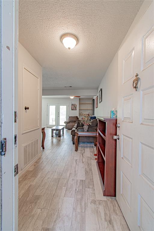 11 Hideaway Drive, Friendswood, Texas image 4