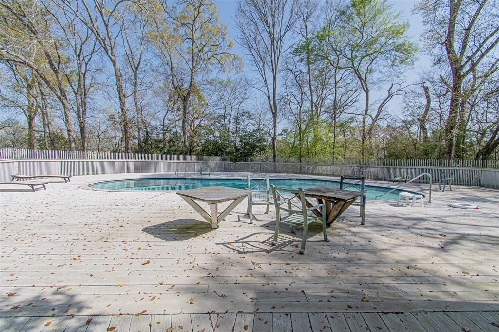 11 Hideaway Drive, Friendswood, Texas image 16