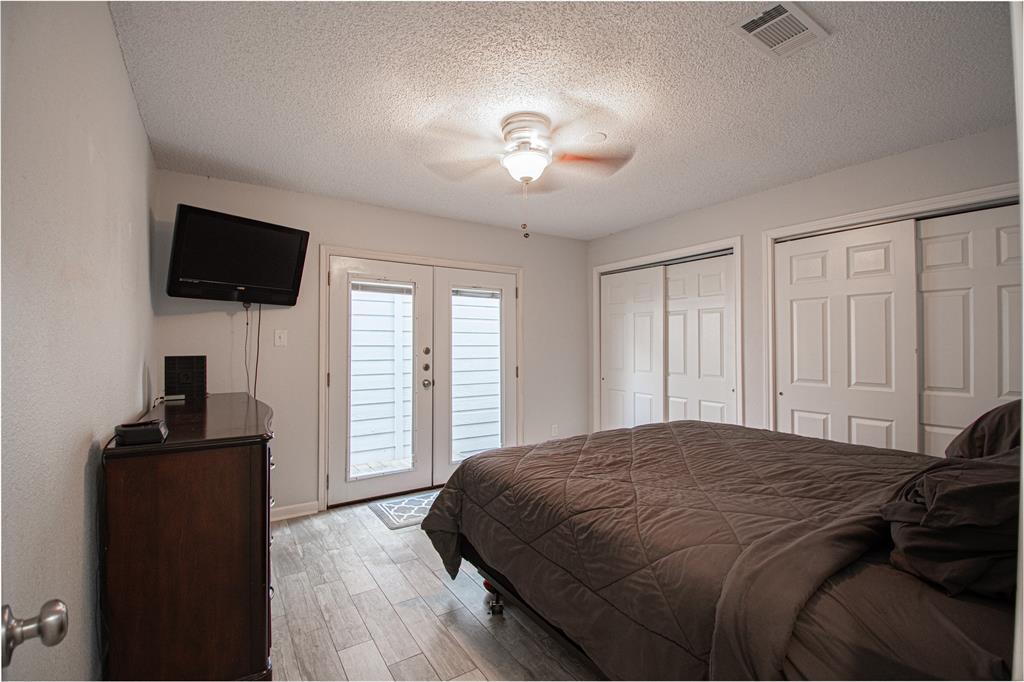 11 Hideaway Drive, Friendswood, Texas image 8
