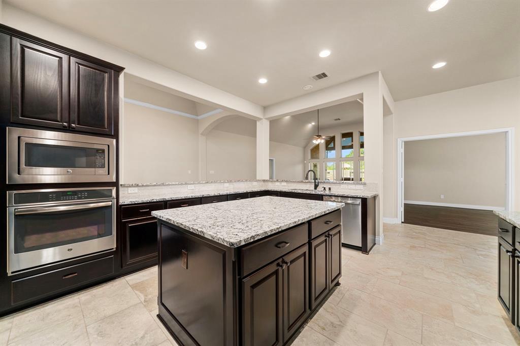 1966 Beacon Springs Court, Pearland, Texas image 11