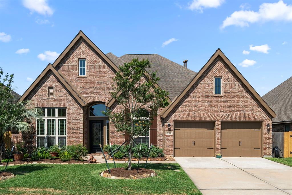 1966 Beacon Springs Court, Pearland, Texas image 1