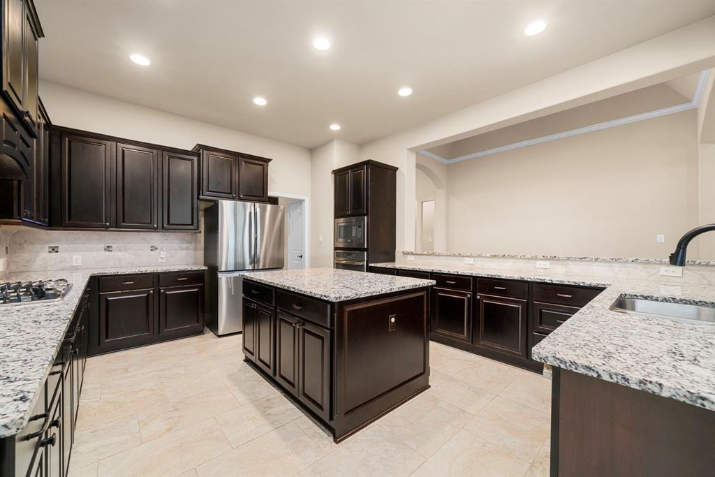1966 Beacon Springs Court, Pearland, Texas image 10