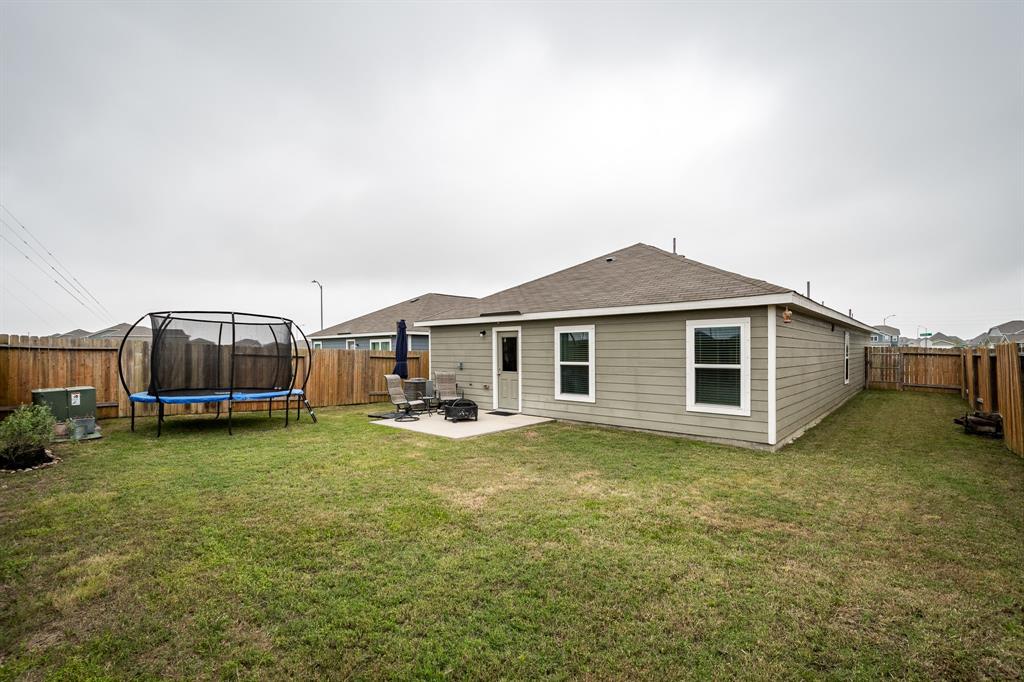 5806 Sapphire Lagoon Road, Baytown, Texas image 25