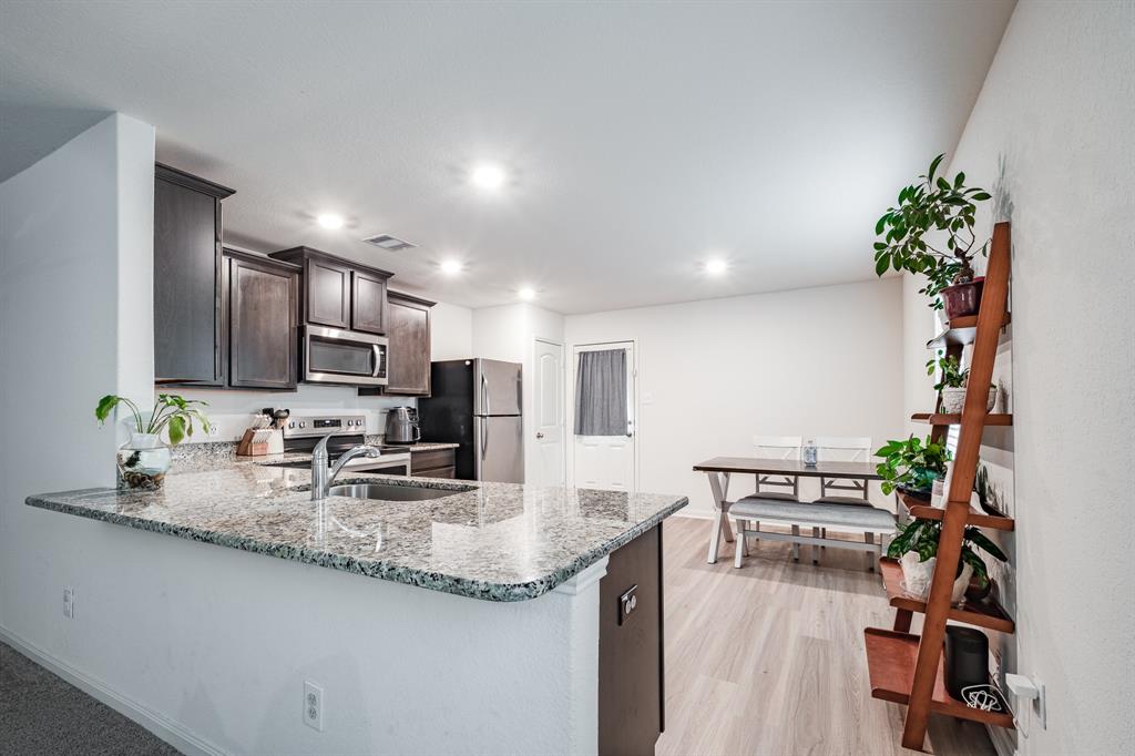 5806 Sapphire Lagoon Road, Baytown, Texas image 12