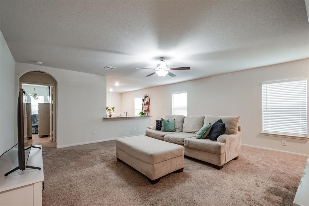 5806 Sapphire Lagoon Road, Baytown, Texas image 10