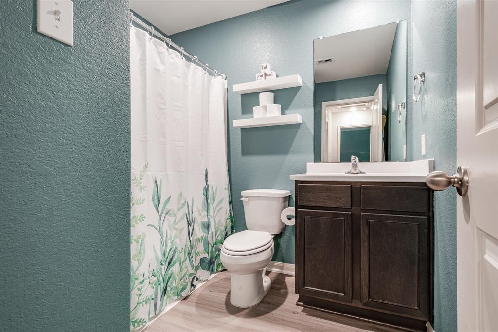 5806 Sapphire Lagoon Road, Baytown, Texas image 22