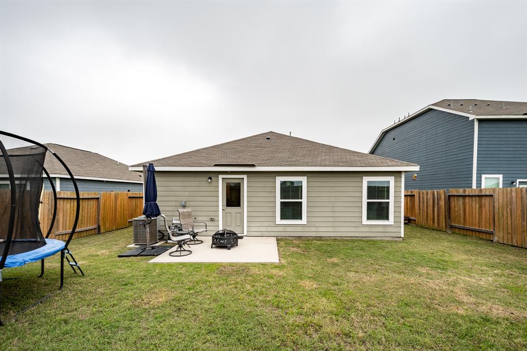 5806 Sapphire Lagoon Road, Baytown, Texas image 26