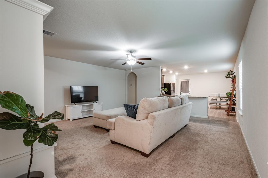 5806 Sapphire Lagoon Road, Baytown, Texas image 6