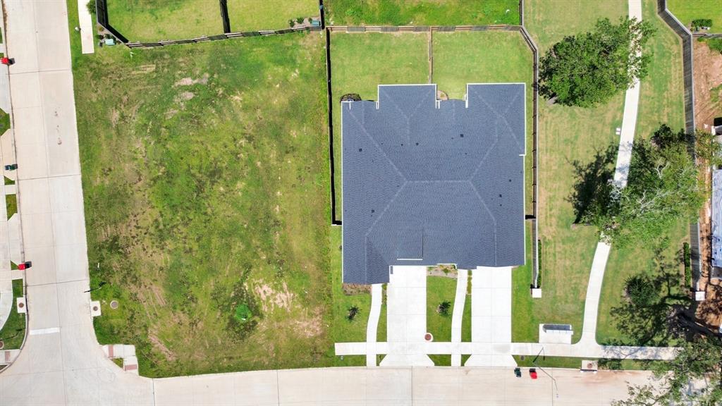 1614 Forest Mist Drive, Missouri City, Texas image 2