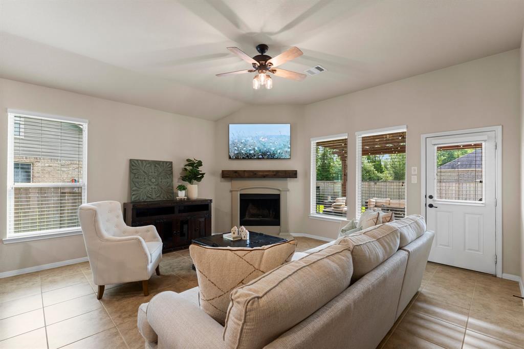 120 Brooke Addison Court, Montgomery, Texas image 11