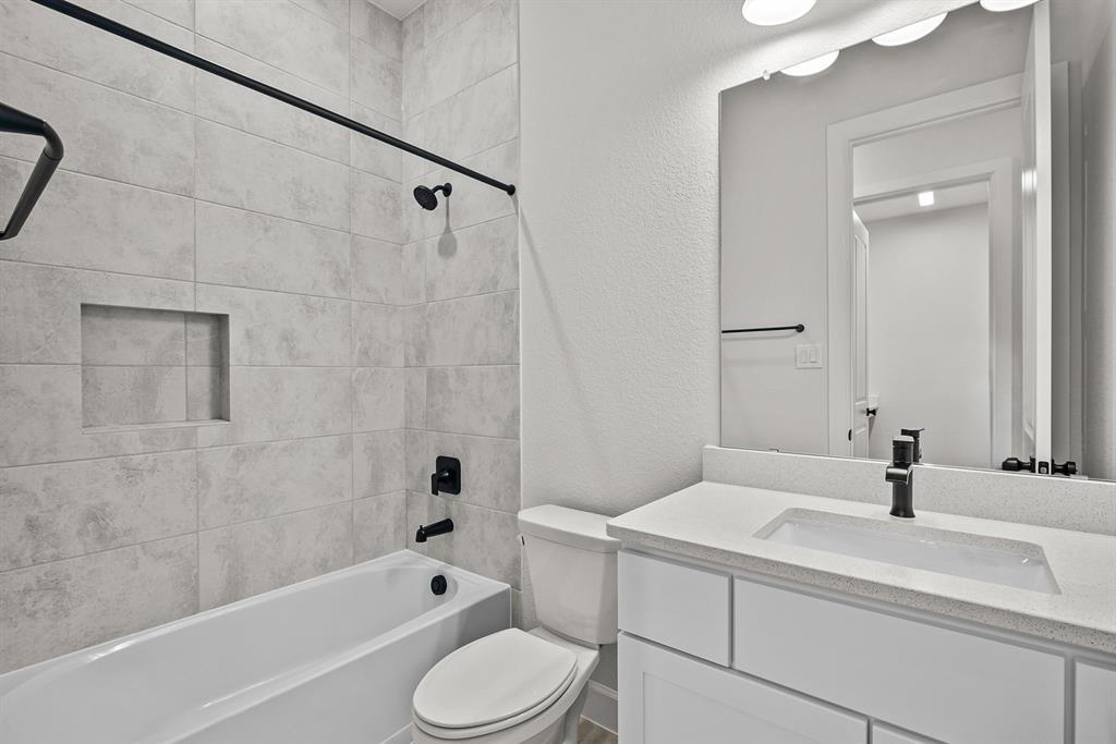 922 Raindrop Creek Court, Conroe, Texas image 19