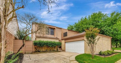 Single Family Residence in Houston TX 16802 Pinemoor Way.jpg
