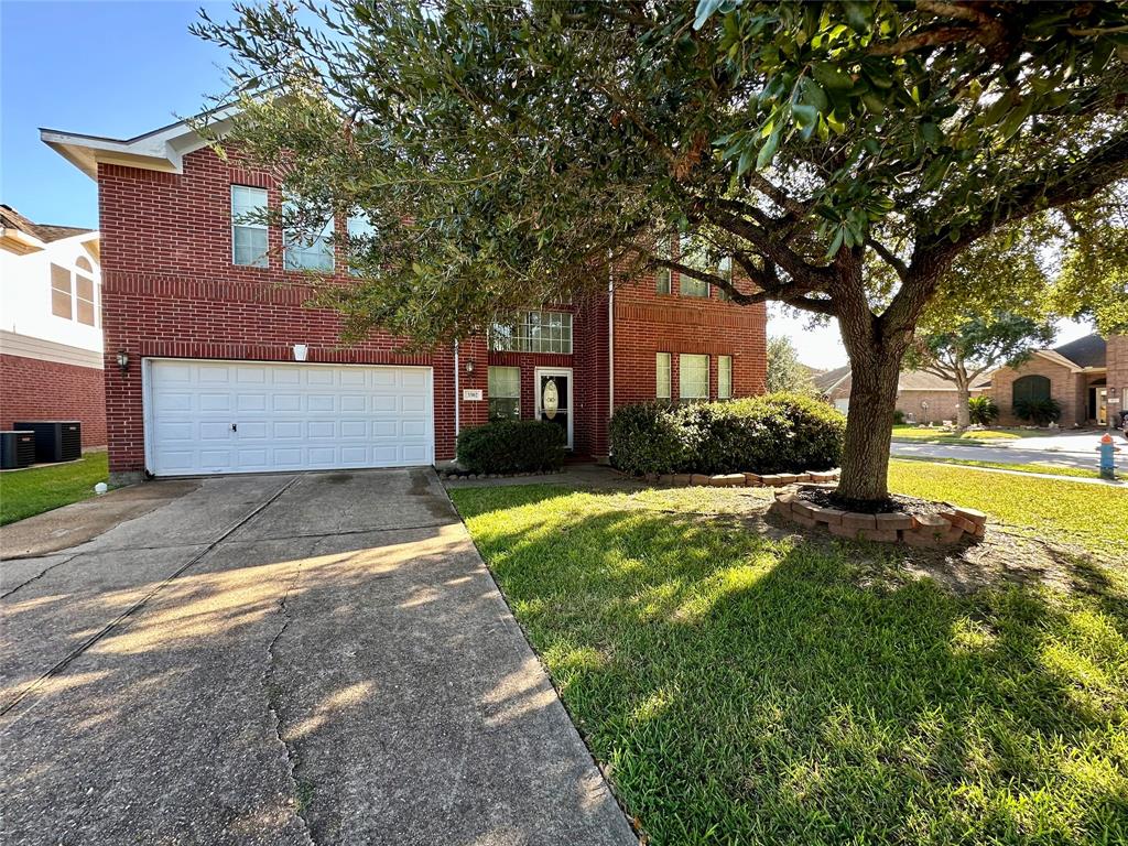 3302 Stanton Court, Pearland, Texas image 2