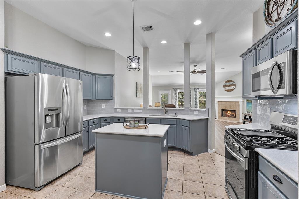 27062 Fairway Crossings Drive, Huffman, Texas image 4