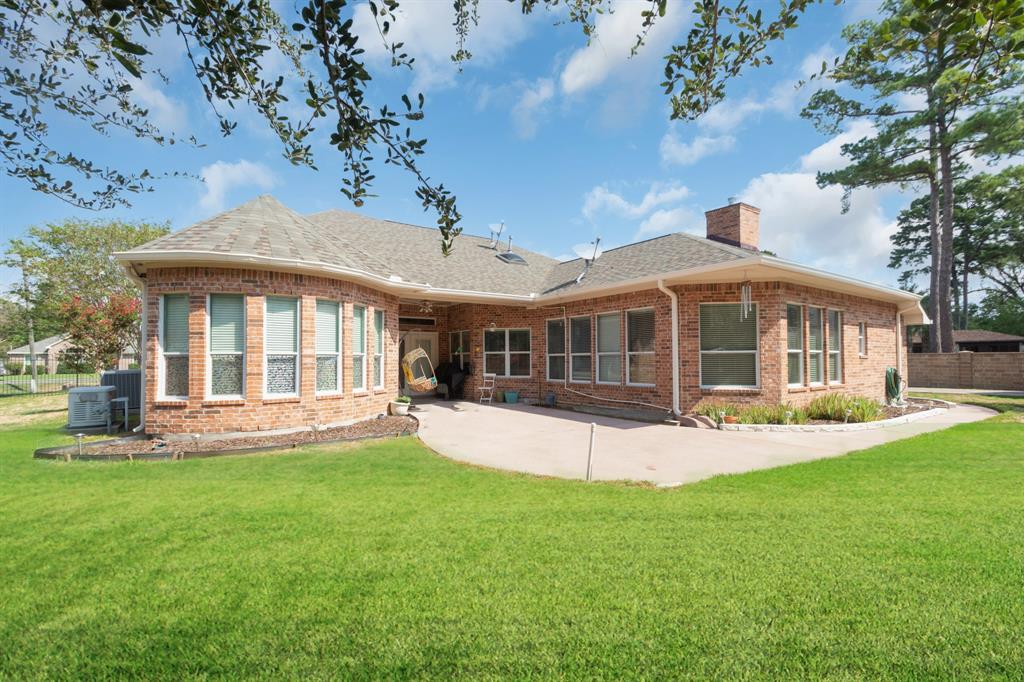 111 Whites Lake Estates Drive, Highlands, Texas image 6