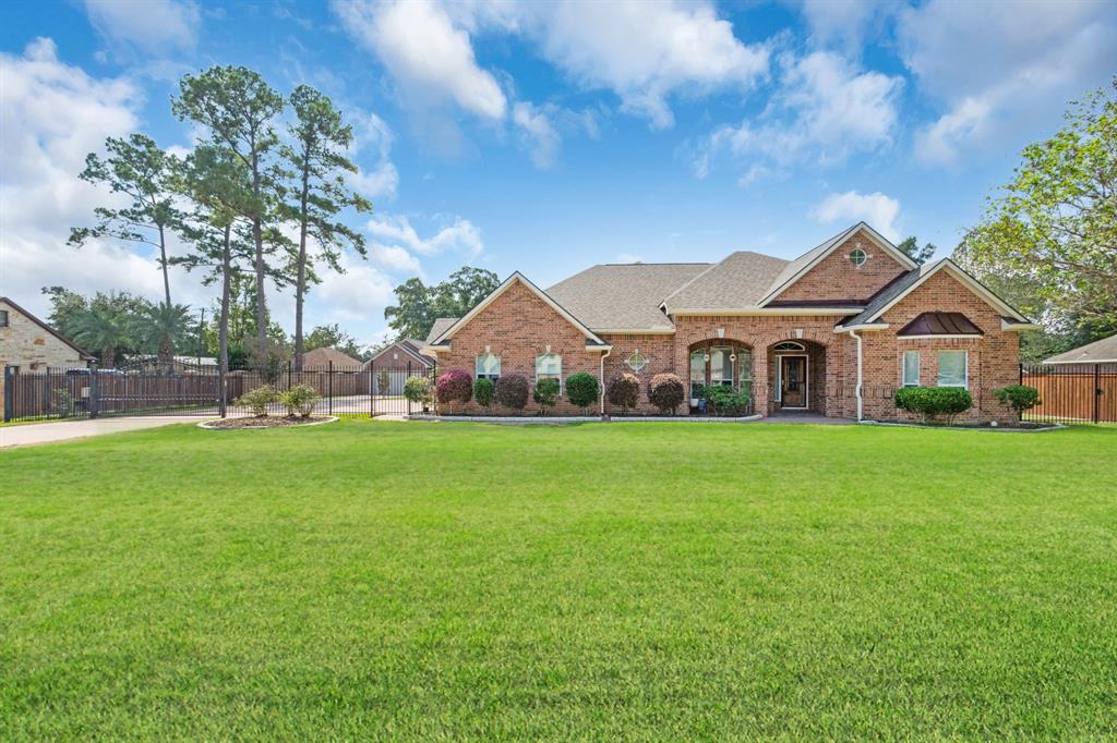 111 Whites Lake Estates Drive, Highlands, Texas image 2