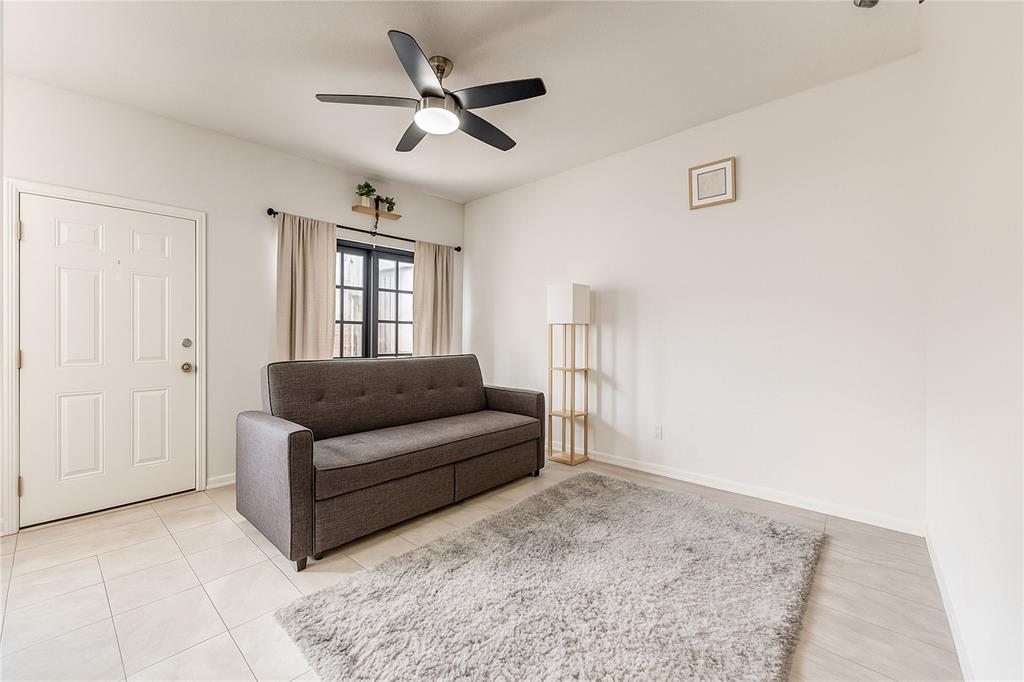 2121 El Paseo Street 1305