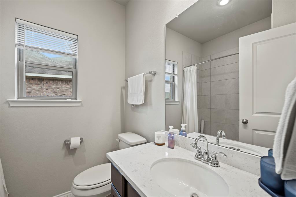 3306 Old Ironwood Drive, Spring, Texas image 7