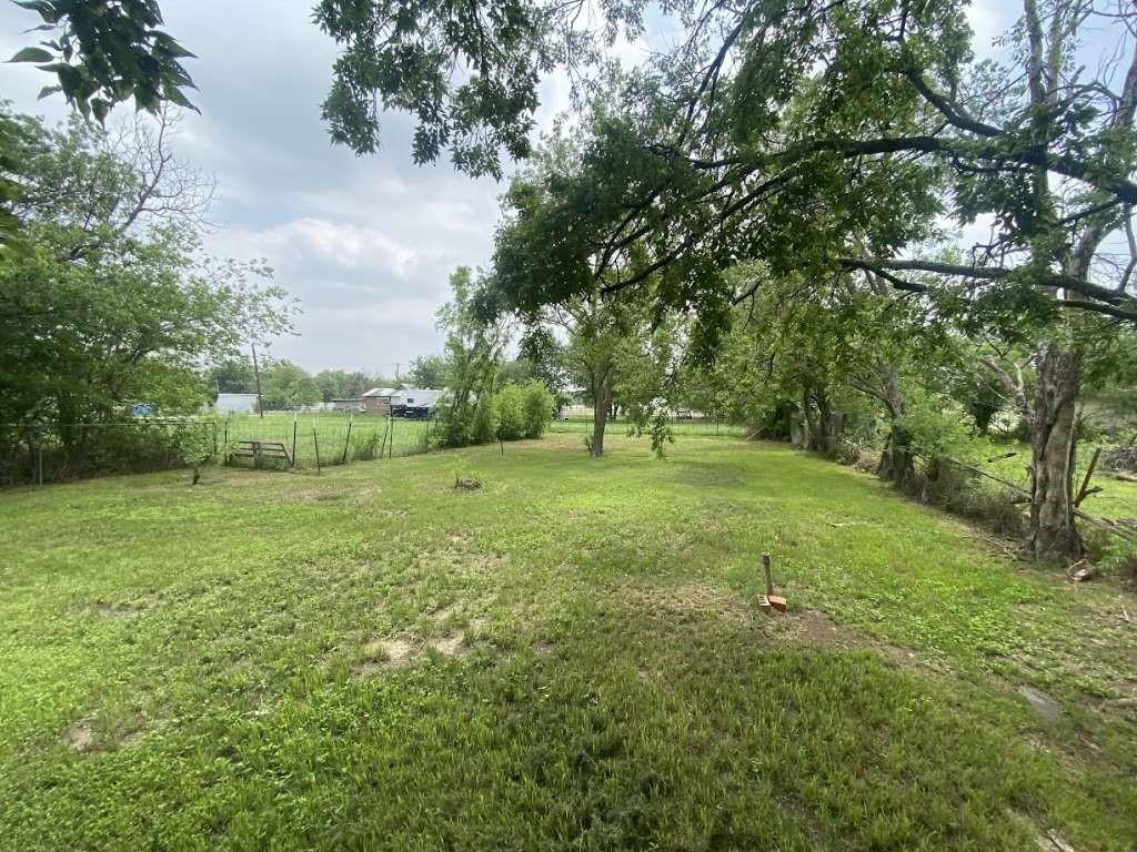 409 W 4th Street, Coleman, Texas image 3