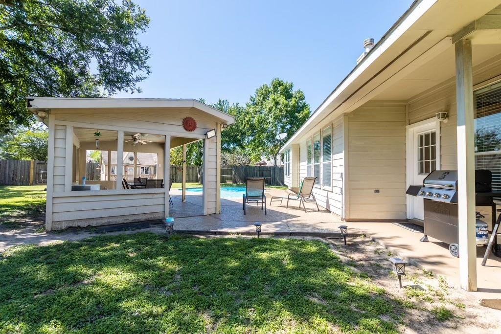 8927 Green Ray Drive, Houston, Texas image 31