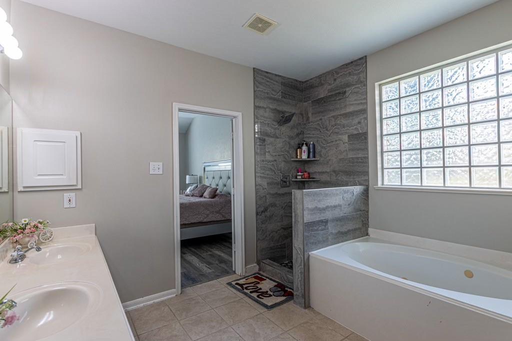 8927 Green Ray Drive, Houston, Texas image 22