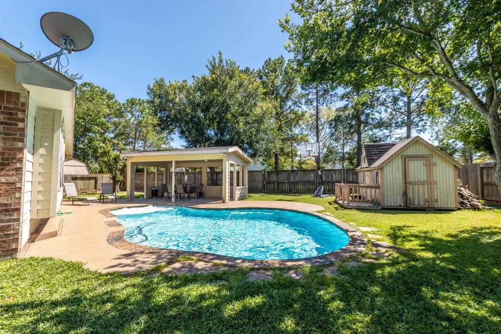 8927 Green Ray Drive, Houston, Texas image 32