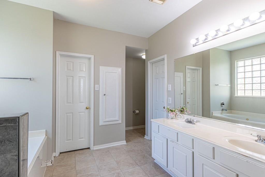 8927 Green Ray Drive, Houston, Texas image 23