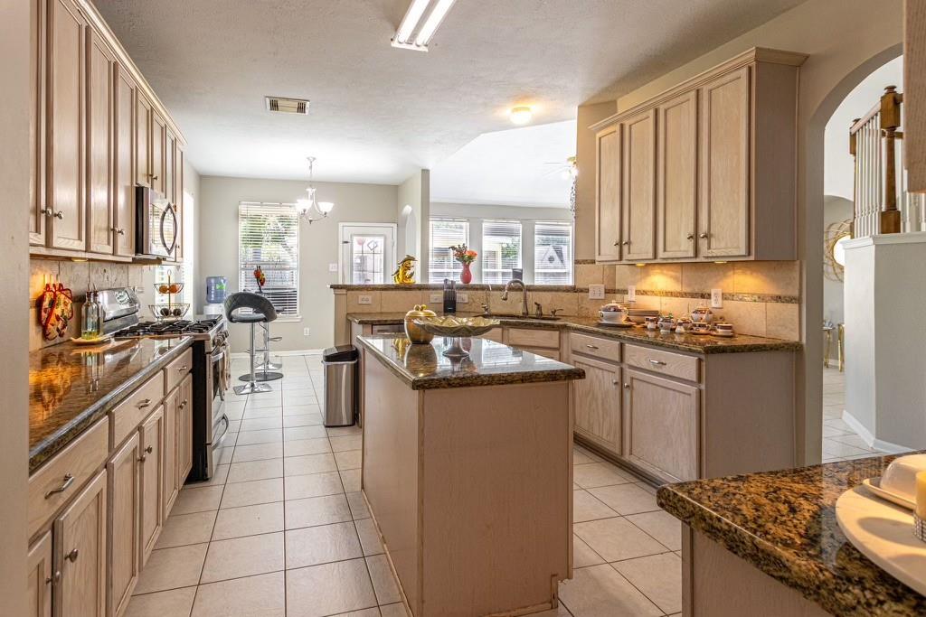 8927 Green Ray Drive, Houston, Texas image 13