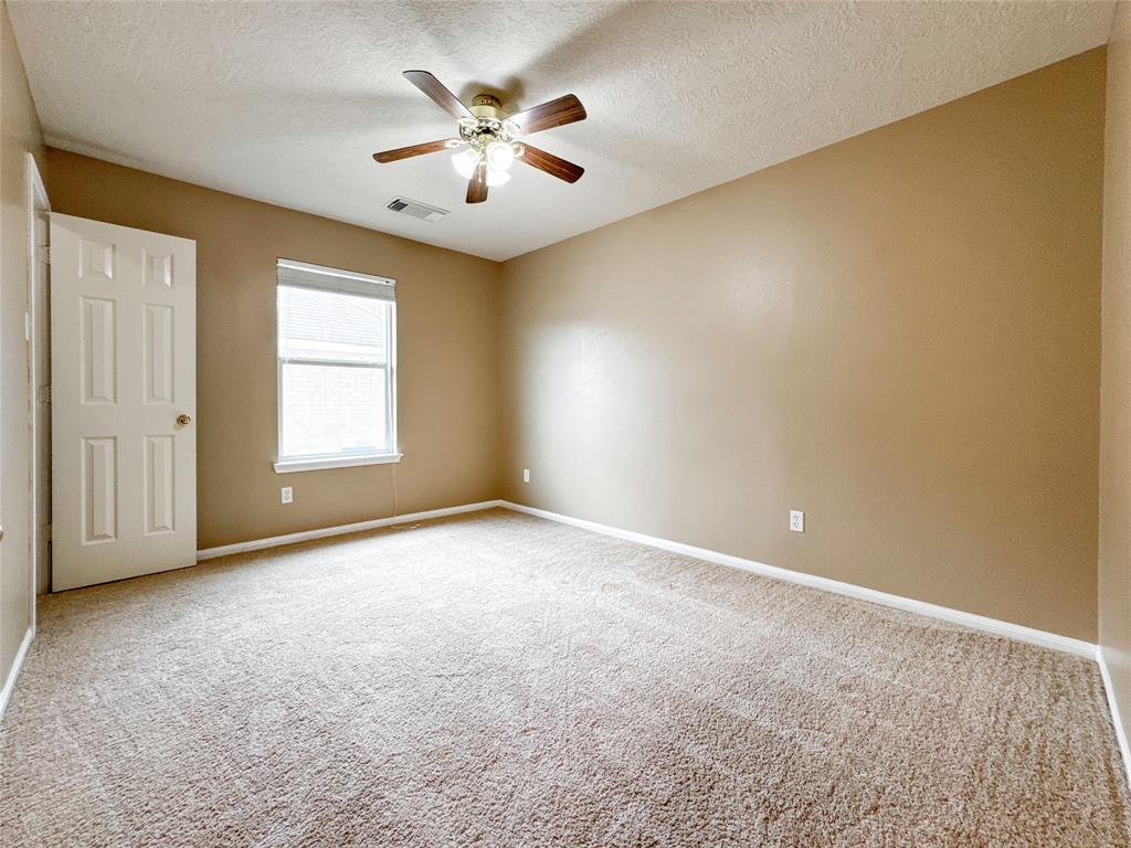 7242 Foxcrest Lane, Humble, Texas image 25