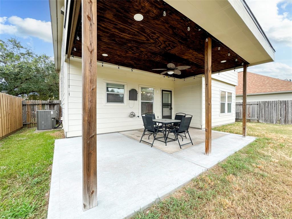 7242 Foxcrest Lane, Humble, Texas image 39