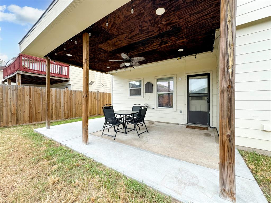 7242 Foxcrest Lane, Humble, Texas image 38