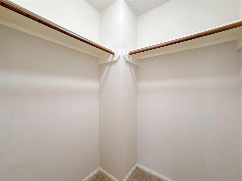 7242 Foxcrest Lane, Humble, Texas image 28