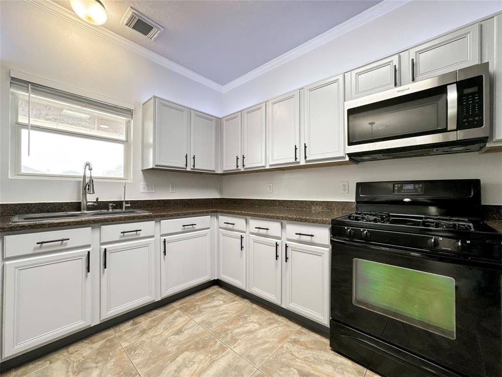 7242 Foxcrest Lane, Humble, Texas image 15