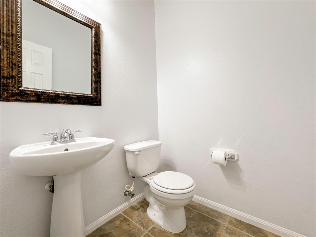 7242 Foxcrest Lane, Humble, Texas image 37