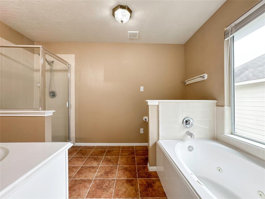 7242 Foxcrest Lane, Humble, Texas image 34