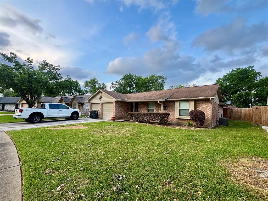 13642 Greenridge Drive, Sugar Land, Texas image 25
