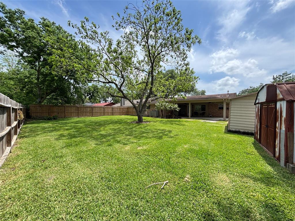 13642 Greenridge Drive, Sugar Land, Texas image 5