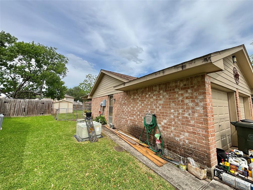 13642 Greenridge Drive, Sugar Land, Texas image 24