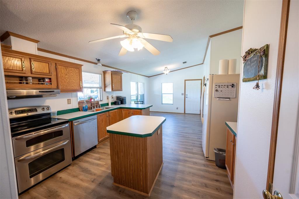 Photo 4 of 9 of 7014 Avenue V mobile home